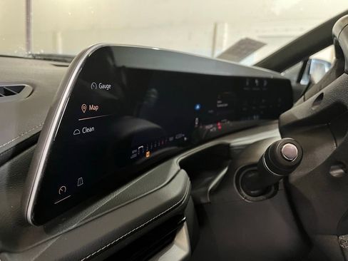 Used 2024 Cadillac XT4 Premium Luxury image 18