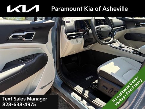 New 2026 Kia Sportage EX AWD/4WD image 17