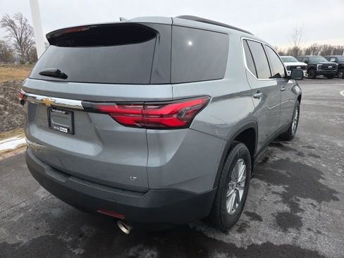 Used 2023 Chevrolet Traverse LT FWD image 4