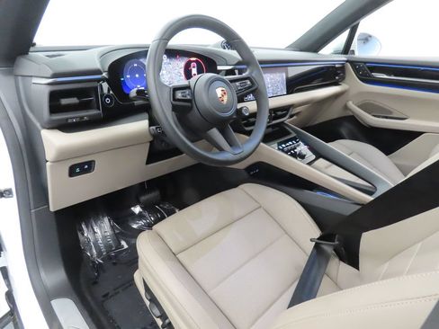 Certified 2025 Porsche Macan 4 Electric AWD/4WD image 4
