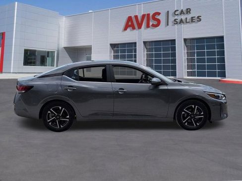 Used 2025 Nissan Sentra SV FWD image 5