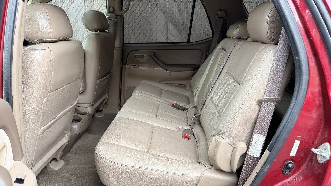 Used 2001 Toyota Sequoia SR5 w/ Preferred Pkg AWD/4WD image 12