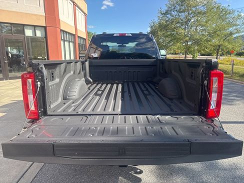 New 2025 Ford F350 XLT w/ FX4 Off-Road Package image 21