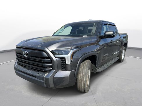 Used 2023 Toyota Tundra SR5 w/ SR5 Convenience Package RWD image 2