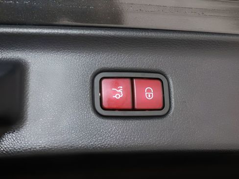 Used 2022 Mercedes-Benz S 500 4MATIC w/ AMG Line Package image 44