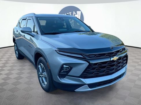 Used 2023 Chevrolet Blazer LT w/ Convenience Package FWD image 3
