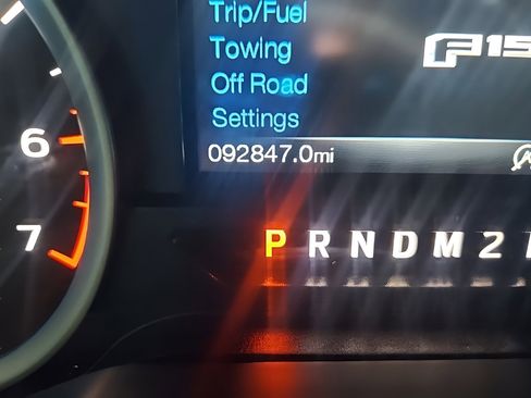 Used 2015 Ford F150 XLT w/ Equipment Group 302A Luxury image 16