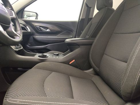 Used 2022 GMC Terrain SLE w/ Driver Convenience Package FWD image 17