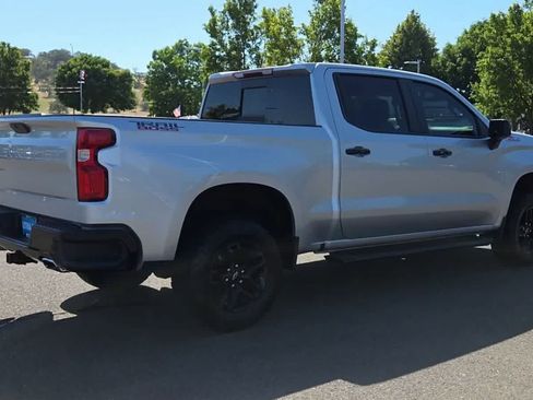 Used 2020 Chevrolet Silverado 1500 LT Trail Boss AWD/4WD image 8