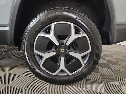 Used 2024 Rivian R1S Adventure AWD/4WD image 10