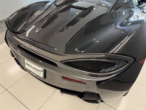 Used 2019 McLaren 570S image 8