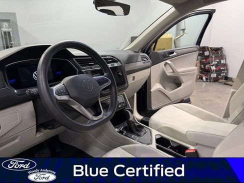 Used 2023 Volkswagen Tiguan SE image 9