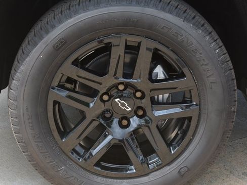 New 2026 Chevrolet Silverado 1500 Custom AWD/4WD image 11