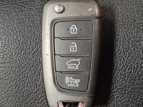 Used 2019 Hyundai Santa Fe SE AWD/4WD image 32