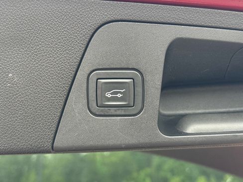 Used 2020 Buick Envision Essence FWD image 14