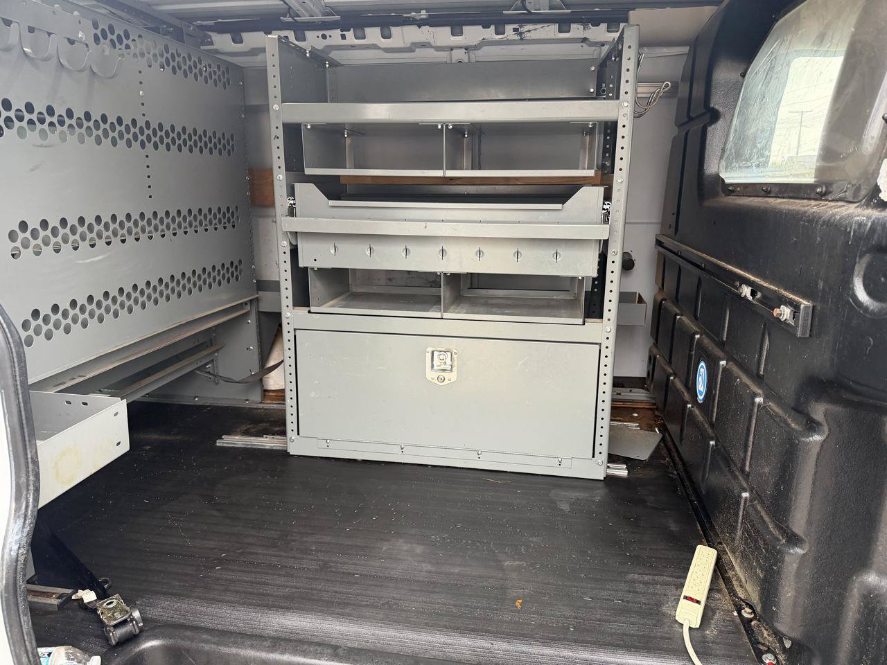 Used 2017 Chevrolet Express 2500 RWD image 14