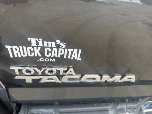 Used 2011 Toyota Tacoma 4x4 Double Cab w/ SR5 Pkg #2 image 9