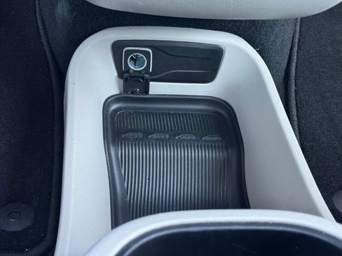 Certified 2024 Chrysler Pacifica Touring-L FWD image 37