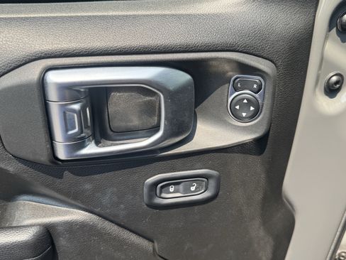 Used 2023 Jeep Wrangler Unlimited w/ Sun & Screen Package AWD/4WD image 16