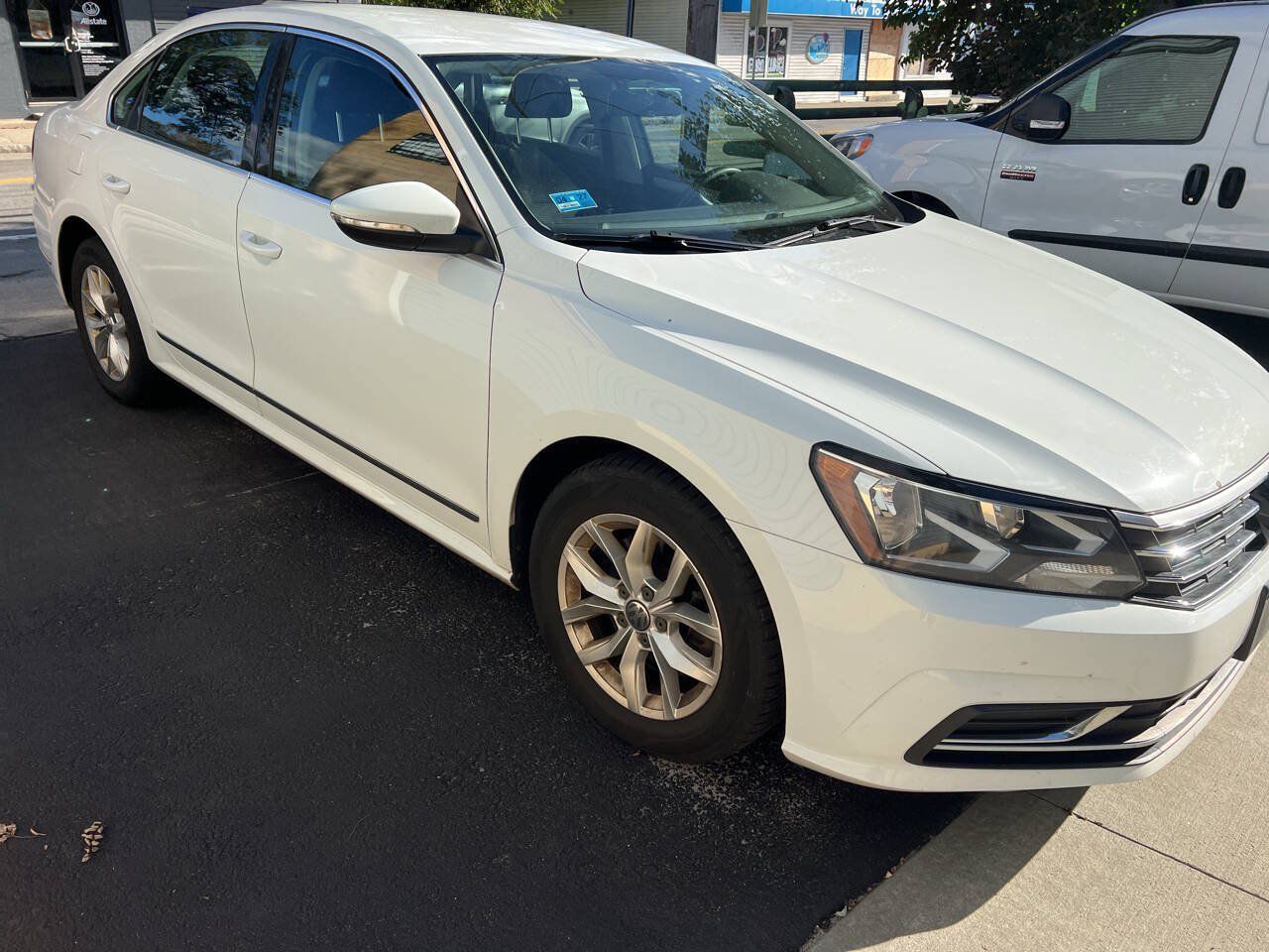 Used 2017 Volkswagen Passat 1.8T S FWD image 4