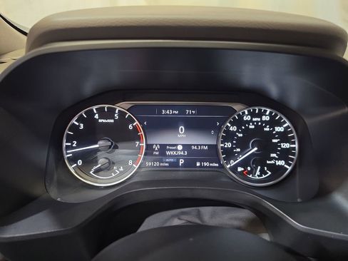 Used 2023 Nissan Rogue SV AWD/4WD image 10