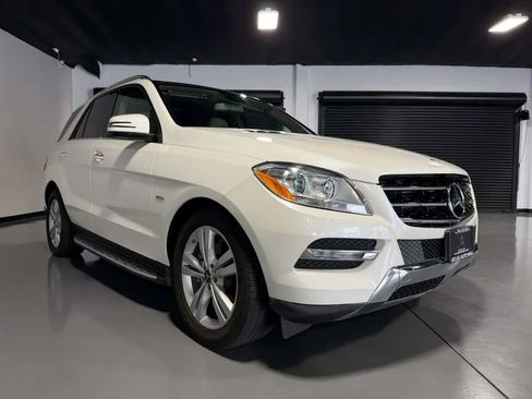 Used 2012 Mercedes-Benz ML 350 BlueTEC 4MATIC image 3