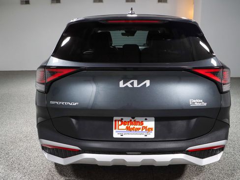 Used 2025 Kia Sportage EX FWD image 8