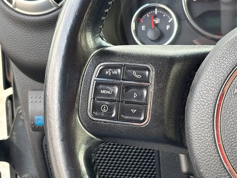 Used 2018 Jeep Wrangler Unlimited Sahara w/ Connectivity Group image 22