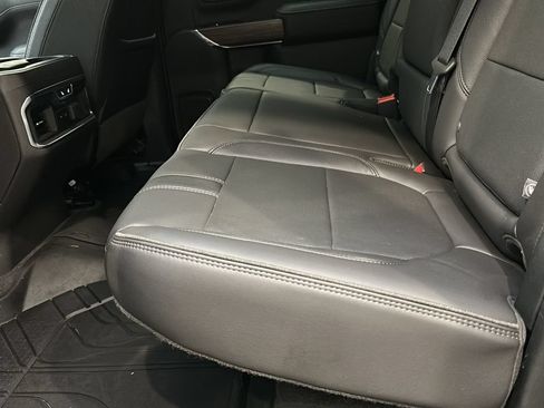 Used 2020 Chevrolet Silverado 1500 High Country w/ Technology Package AWD/4WD image 17
