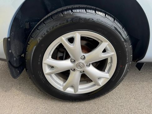 Used 2011 Nissan Rogue SV w/ Premium Pkg AWD/4WD image 27