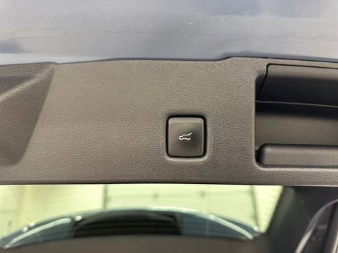 Certified 2025 Ford Escape Platinum image 20