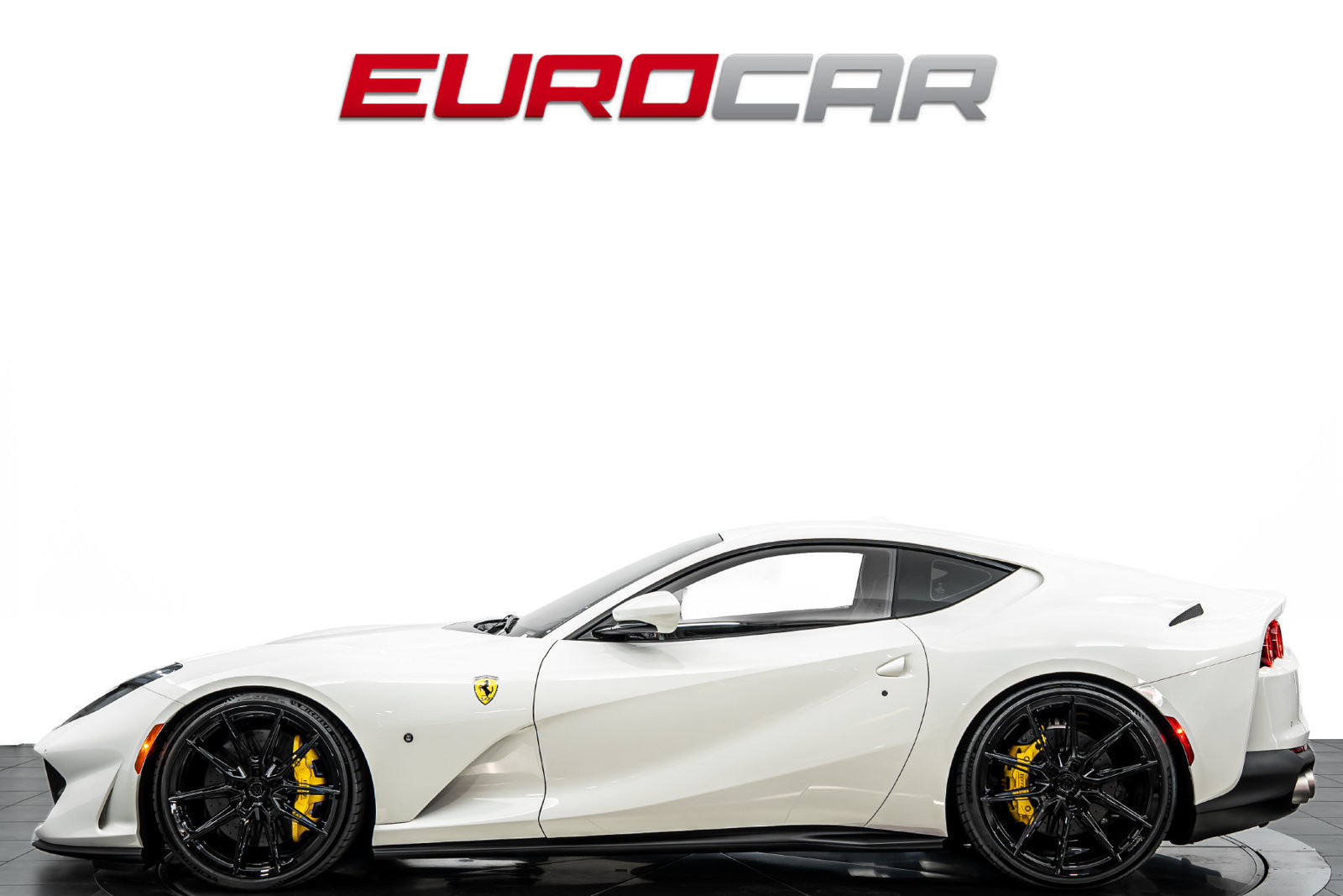 Used 2020 Ferrari 812 Superfast RWD image 2