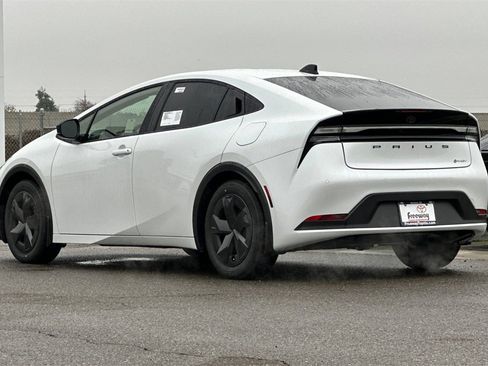 New 2026 Toyota Prius SE image 6