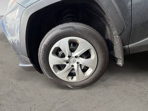 Used 2021 Toyota RAV4 LE w/ Carpet Mat Package (TMS) image 9