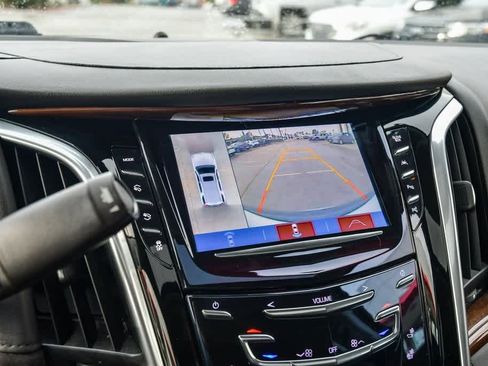 Used 2020 Cadillac Escalade Luxury image 25