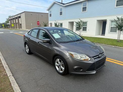 Used 2014 Ford Focus SE FWD image 3