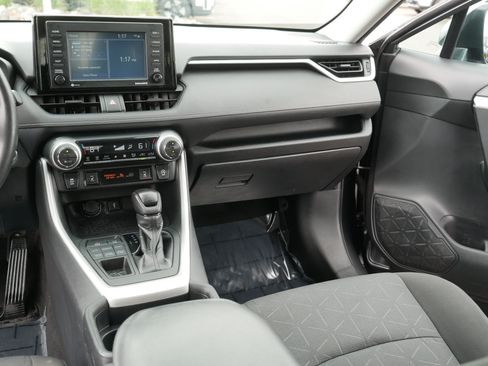 Used 2020 Toyota RAV4 XLE w/ XLE Grade Weather Package AWD/4WD image 22
