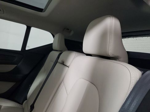 Certified 2024 Volvo XC40 B5 Plus w/ Climate Package AWD/4WD image 15