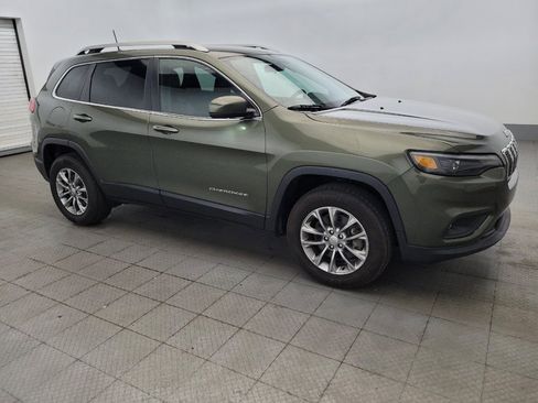 Used 2019 Jeep Cherokee Latitude Plus w/ Cold Weather Group AWD/4WD image 11