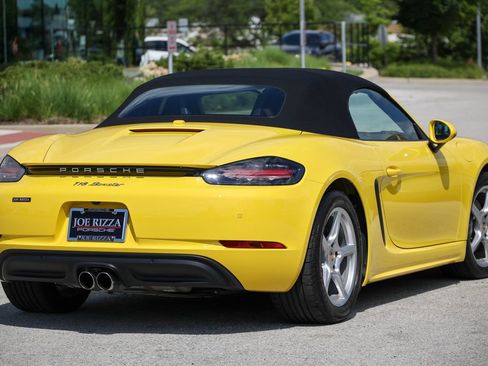 Certified 2024 Porsche 718 Boxster RWD image 15