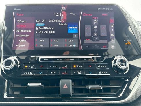 Used 2021 Toyota Highlander Platinum image 19