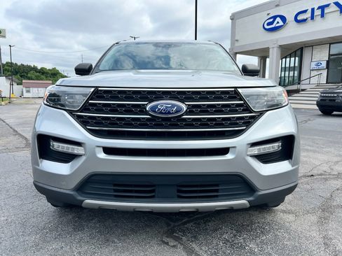 Used 2020 Ford Explorer XLT w/ Equipment Group 202A RWD image 2