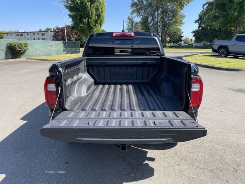 New 2025 GMC Canyon Denali w/ LPO, Denali Black Edition image 62