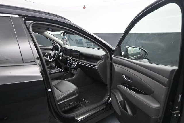 Used 2025 Hyundai Tucson Limited AWD/4WD image 41