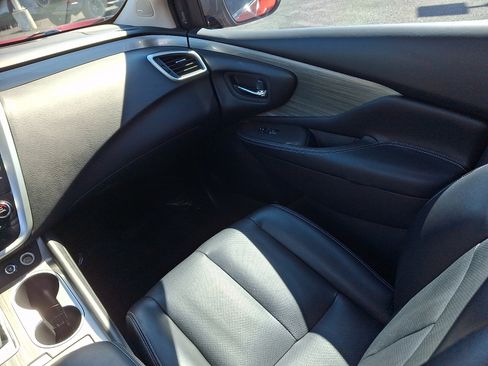 Used 2017 Nissan Murano Platinum w/ Platinum Technology Package FWD image 12