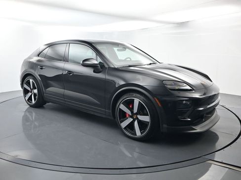 Certified 2025 Porsche Macan 4S Electric image 17