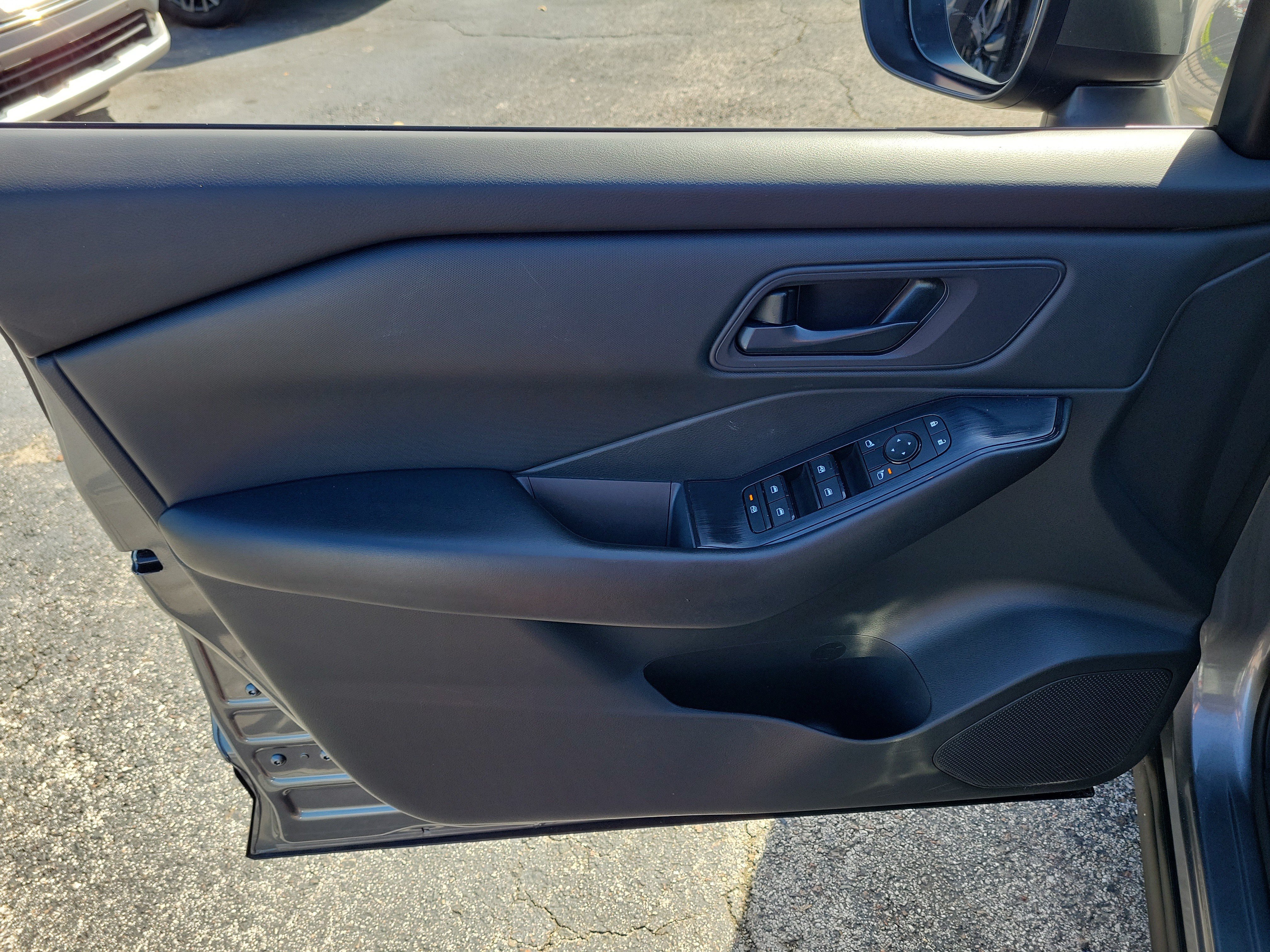 Certified 2024 Nissan Rogue S FWD image 10