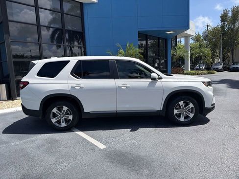Used 2024 Honda Pilot EX-L image 9