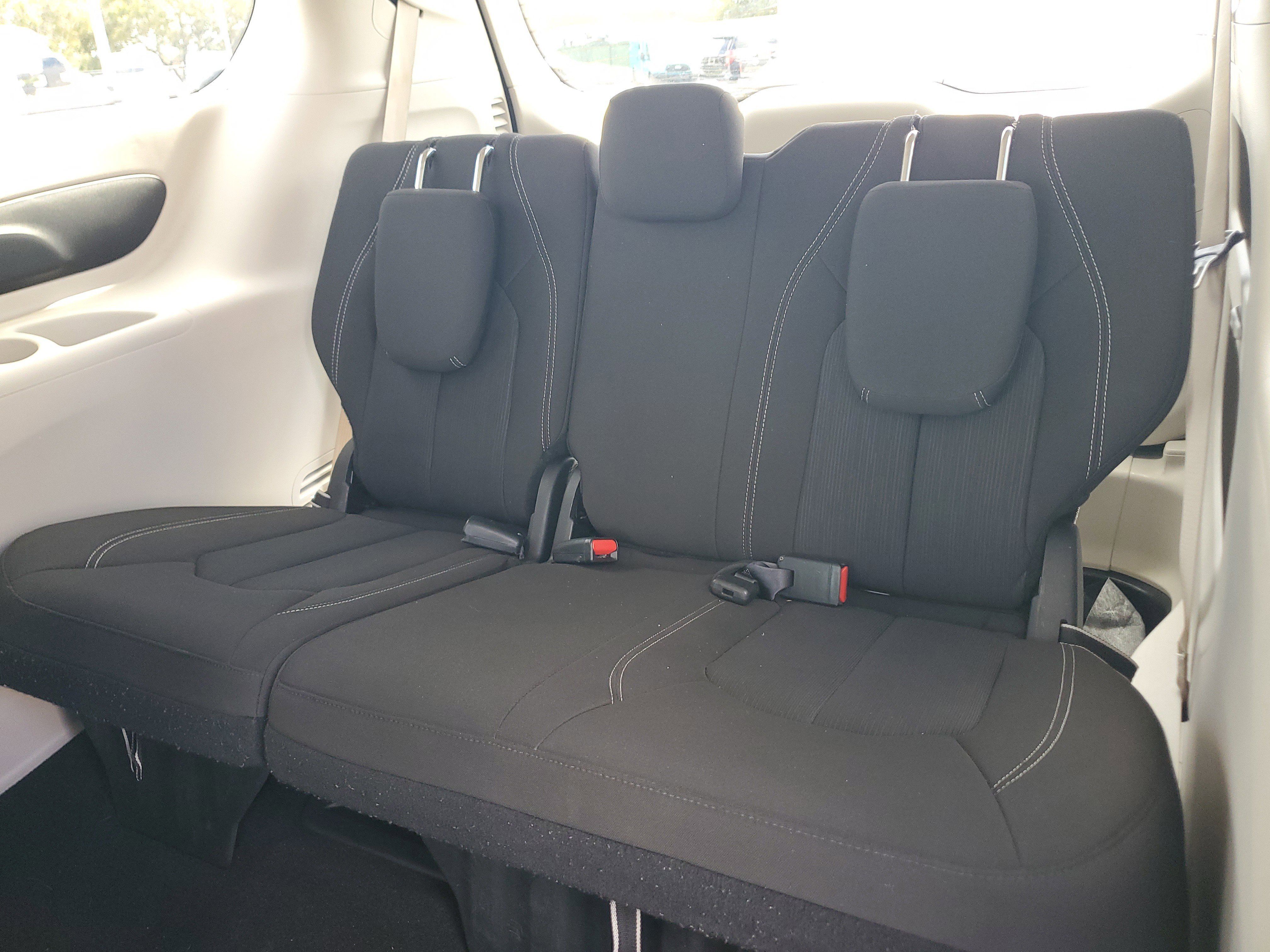 Used 2023 Chrysler Voyager LX FWD image 15