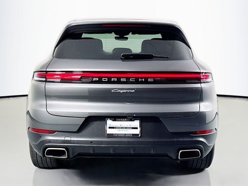 Used 2024 Porsche Cayenne image 3
